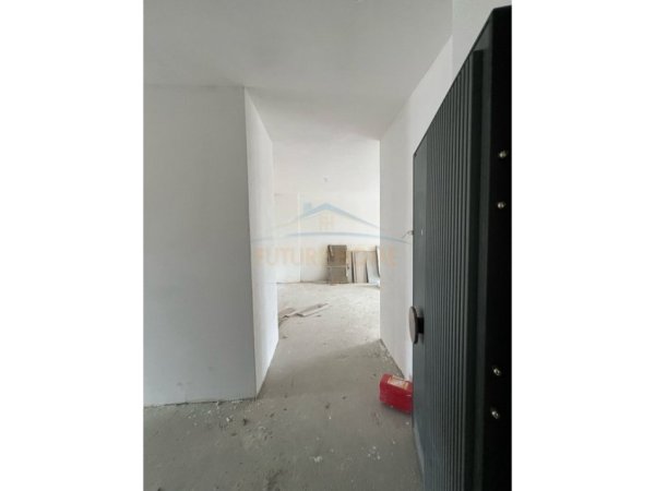 Tirane, shitet apartament 2+1+Ballkon Kati 8, 102 m² 187.560 € (Bulevardi i Ri)
