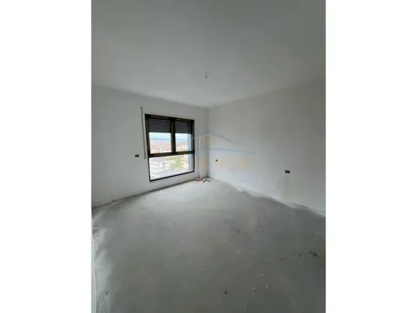 Tirane, shitet apartament 2+1+Ballkon Kati 8, 102 m² 187.560 € (Bulevardi i Ri)