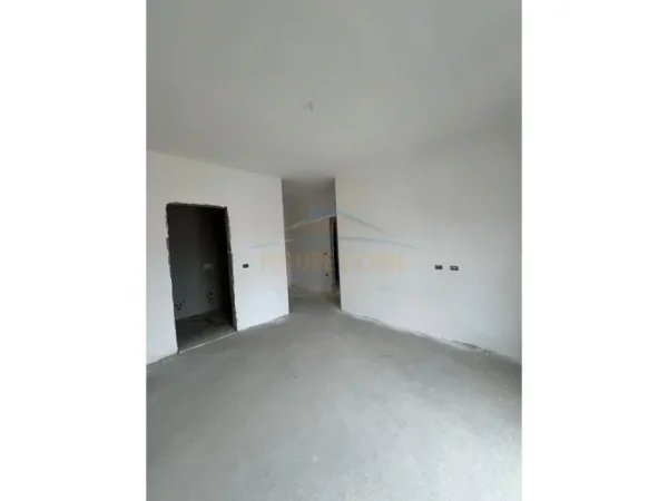 Tirane, shitet apartament 2+1+Ballkon Kati 8, 102 m² 187.560 € (Bulevardi i Ri)