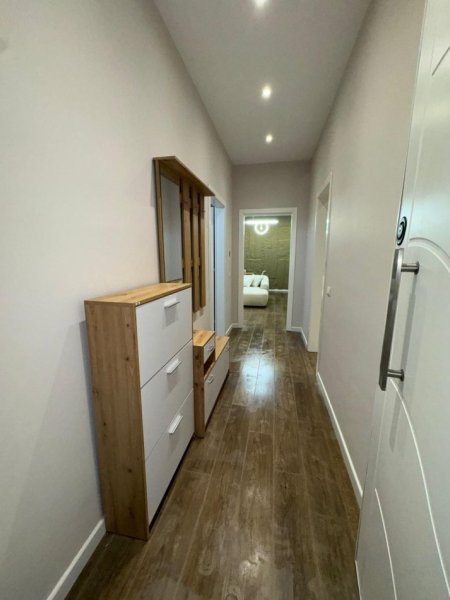 Tirane, jepet me qera apartament 1+1+Ballkon Kati 1, 85 m² 700 € (Kodra e diellit)