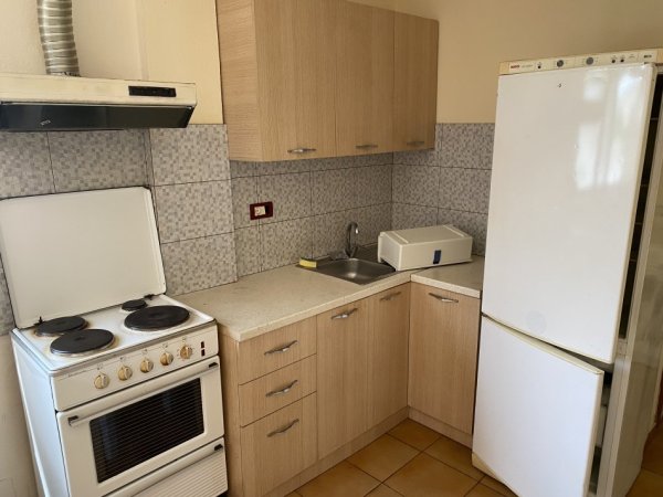 🏡 Jepet Apartament 1+1 me Qera te Bulevardi i Ri, St Trenit, Tiranë