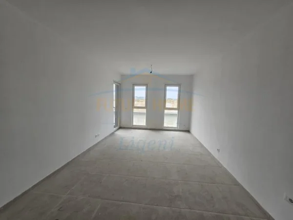 Tirane, shitet apartament 2+1+Ballkon Kati 4, 84 m² 110.000 € (Kompleksi Univers City)