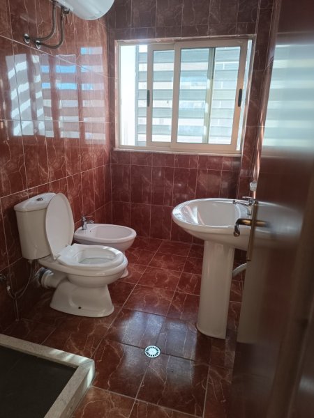 Tirane, jepet me qera apartament Kati 5, 50 m² 400 € (Ish Fusha e Aviacionit)