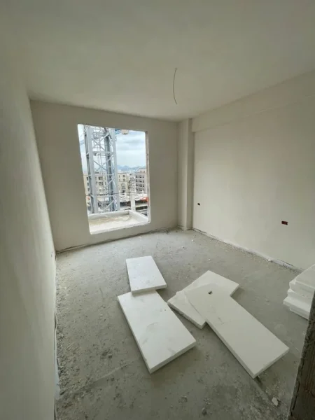 Tirane, shitet apartament 2+1+Ballkon Kati 1, 120 m² 179.000 € (Rruga Simon Gjoni)