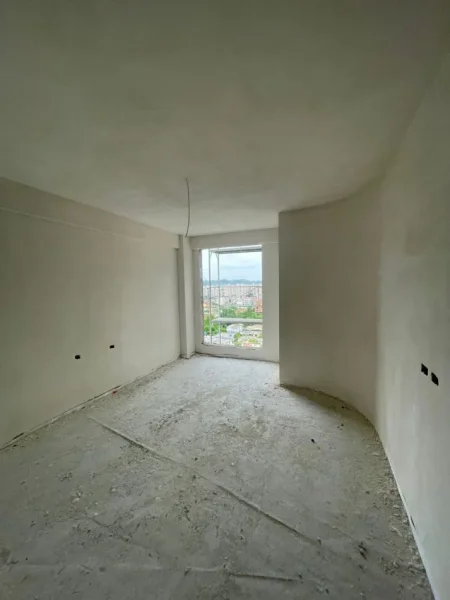 Tirane, shitet apartament 2+1+Ballkon Kati 1, 120 m² 179.000 € (Rruga Simon Gjoni)