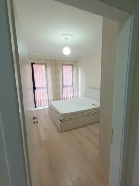 Tirane, jepet me qera apartament 1+1+Ballkon Kati 2, 70 m² 500 € (Green city)