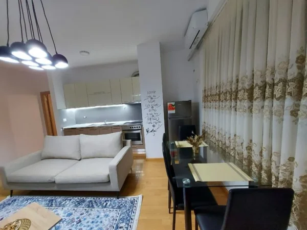 Tirane, jepet me qera apartament 2+1 Kati 3, 80 m² 700 € (Rruga “Dibrës”)