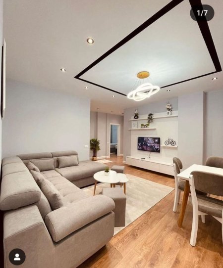 Tirane, jap me qera apartament 2+1+Ballkon Kati 2, 95 m² 690 € (21Dhjetori)