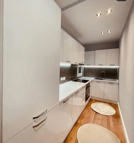 Tirane, jap me qera apartament 2+1+Ballkon Kati 2, 95 m² 690 € (21Dhjetori)
