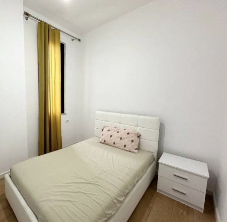 Tirane, jap me qera apartament 2+1+Ballkon Kati 8, 95 m² 800 € (Rruga Kavajes)