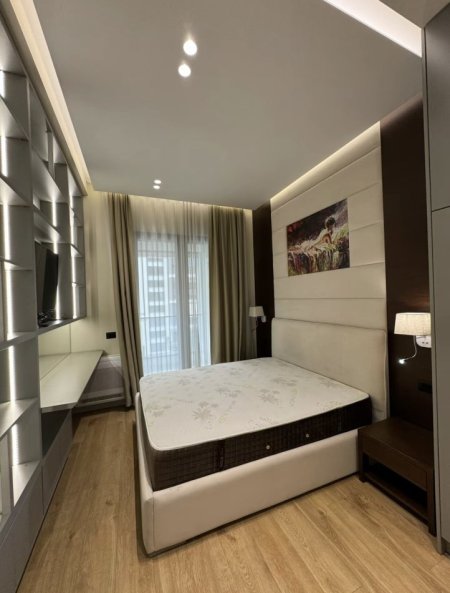 Tirane, jap me qera apartament 1+1+Ballkon Kati 8, 75 m² 800 € (Rruga Kavajes)
