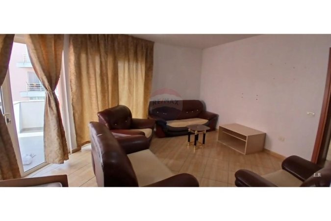 Tirane, jepet me qera 1+1 Kati 5, 80 m² 350 € (sotir caci)