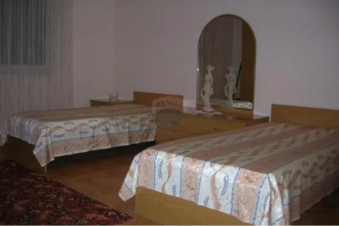 Tirane, jepet me qera apartament 2+1+Ballkon Kati 4, 100 m² 650 € (myslym shyri)