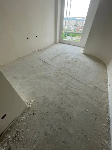 Tirane, shitet apartament 2+1+Ballkon Kati 10, 120 m² 179.000 € (Rruga Simon Gjoni)