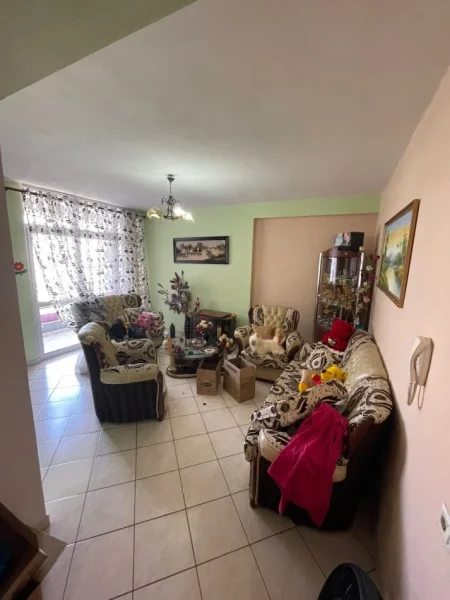 Tirane, shitet apartament 3+1+Ballkon Kati 5, 117 m² 130.000 € (Prane Vila L)