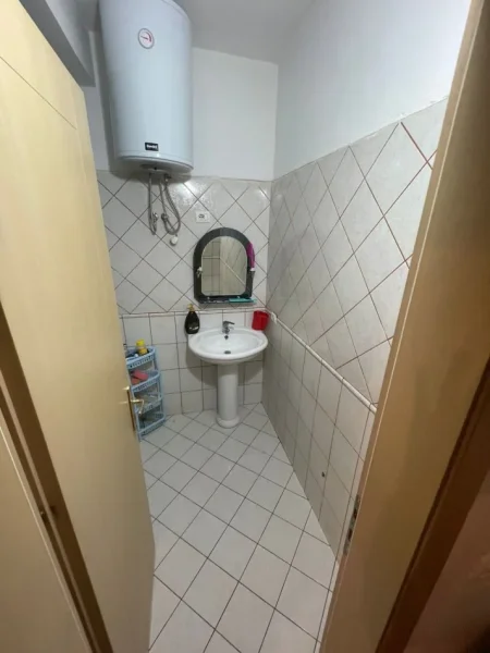 Tirane, shitet apartament 3+1+Ballkon Kati 5, 117 m² 130.000 € (Prane Vila L)