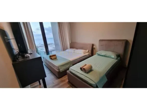 Vlore, shitet Vile 3+1+Aneks+Ballkon Kati 2, 152 m² 1.050.000 € (Rruga Peri Volo)