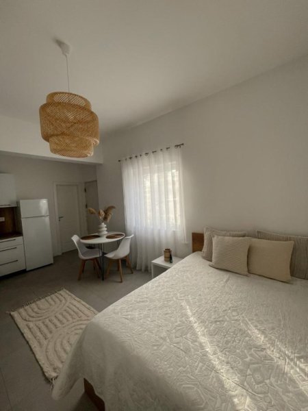 Tirane, jap me qera garsonier Kati 1, 30 m² 400 € (Ramazan Bogdani, mbrapa bllokut te magazinave)