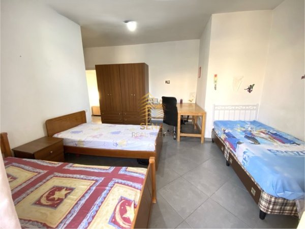 Tirane, jepet me qera apartament 2+1+Ballkon Kati 4, 110 m² 400 € (Kompleksi Tom Doshit)