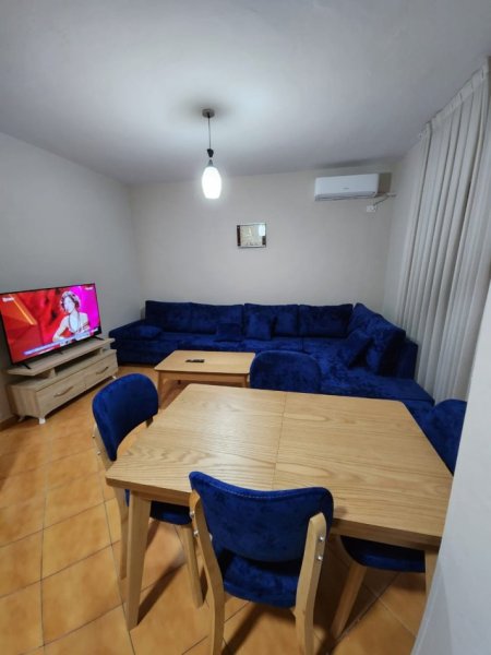 Tirane, jepet me qera Vile 2+1 Kati 2, 90 m² 550 € (JEPET ME QERA SUPER HYRJA 2+1 PERBALLE DELIORGJIT)