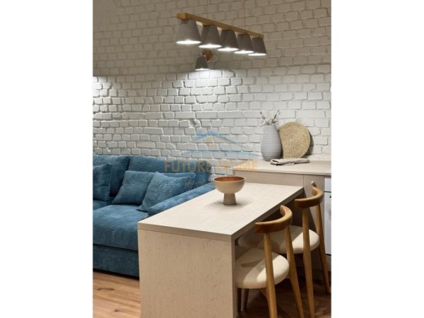 Tirane, jepet me qera apartament 2+1 Kati 2, 65 m² 1.000 € (Myslym Shyr)