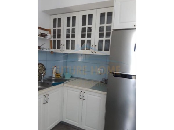 Durres, jepet me qera apartament 2+1 Kati 2, 92 m² 800 € (Gjiri i Lalezit)