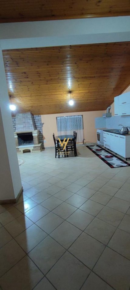 Tirane, jepet me qera shtepi 2+1+Ballkon Kati 4, 150 m² 400 € (SAUK I RI)