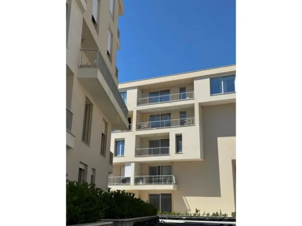 CURRILA, shitet apartament 2+1+Ballkon Kati 3, 138 m² 302.874 € (Kompleksi Polifunksional)