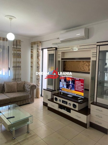 Tirane, jepet me qera apartament 1+1 , 76 m² 550 € 