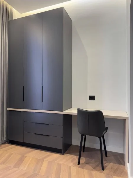 Tirane, jepet me qera apartament 1+1 Kati 1, 70 m² 530 € (Liqeni that)