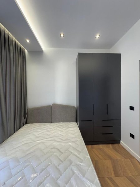 Tirane, jepet me qera apartament 1+1 Kati 1, 70 m² 530 € (Liqeni that)
