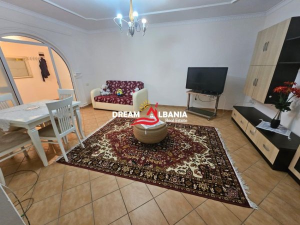 Tirane, jepet me qera apartament 2+1 , 130 m² 600 € 