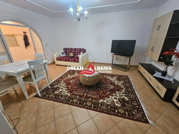 Tirane, jepet me qera apartament 2+1 , 130 m² 600 € 
