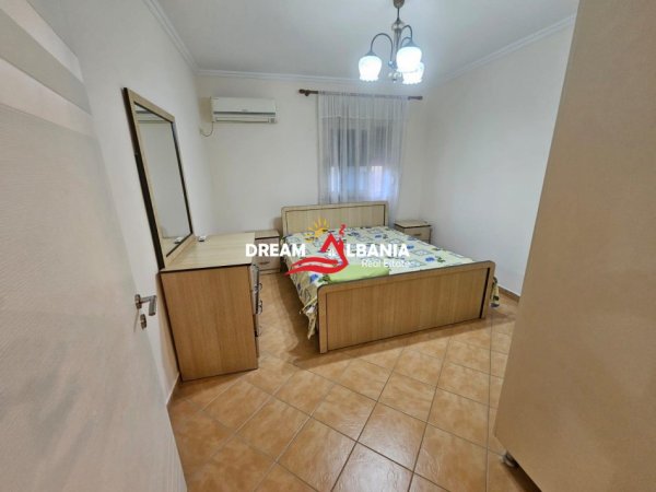 Tirane, jepet me qera apartament 2+1 , 130 m² 600 € 