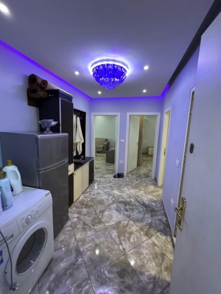 Tirane, shitet apartament 1+1 Kati 2, 56 m² 110.000 € (Shkolla e Bashkuar)
