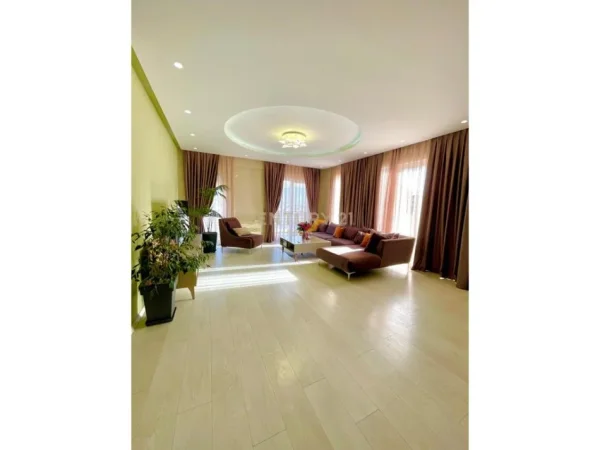Tirane, jepet me qera apartament 3+1+Aneks+Ballkon Kati 4, 175 m² 1.300 € (Neom114500)