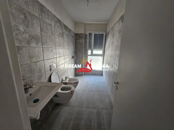 Tirane, shitet 2+1 , 110 m² 180.000 € 