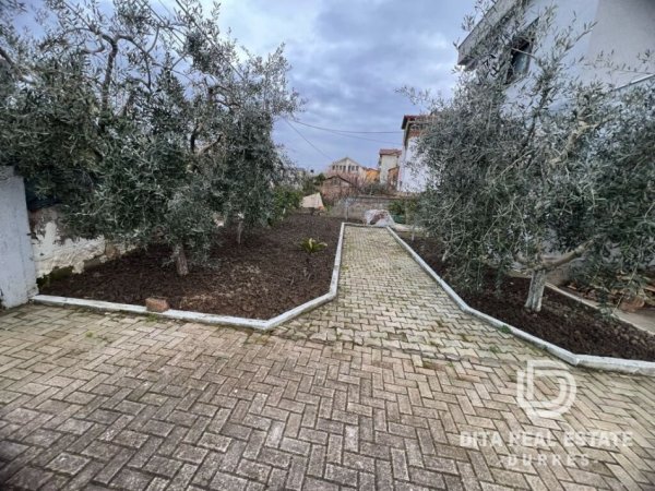 Durres, shitet Vile ne plazh 5+1+Aneks+Ballkon Kati 2, 280.000 € (Unaza Plazh)