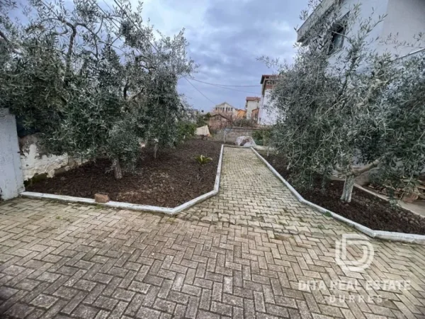 Durres, shitet Vile ne plazh 5+1+Aneks+Ballkon, 250.000 € (Unaza Plazh)