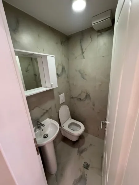 Tirane, jepet me qera ambjent biznesi Kati 0, 45 m² 500 € (Green City, Astir)