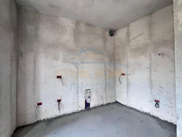 Tirane, shitet apartament 1+1+verande, 83 m² 142.000 € (Tregu Elektrik)