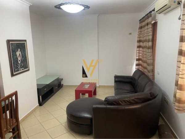 Tirane, jepet me qera apartament 2+1+Ballkon Kati 5, 114 m² 450 € (RRUGA E DIBRES)