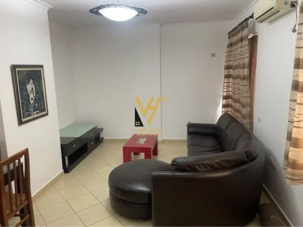 Tirane, jepet me qera apartament 2+1+Ballkon Kati 5, 114 m² 450 € (RRUGA E DIBRES)