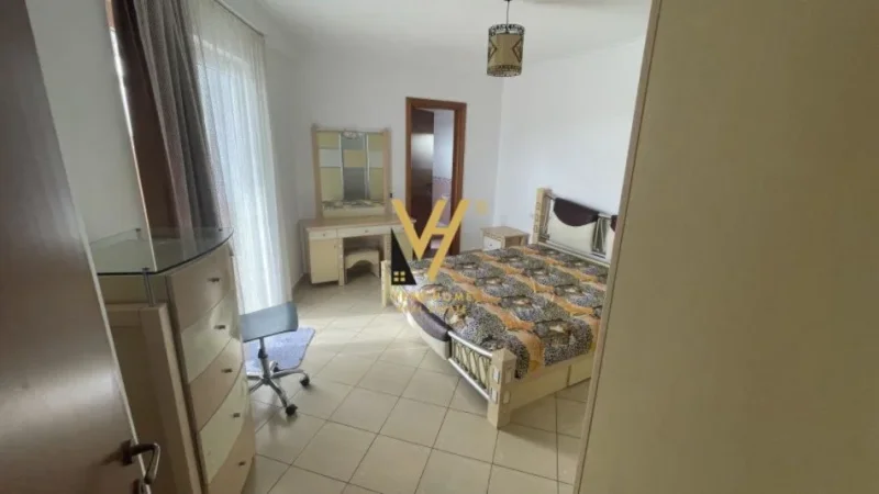 Tirane, jepet me qera apartament 2+1+Ballkon Kati 5, 114 m² 450 € (RRUGA E DIBRES)