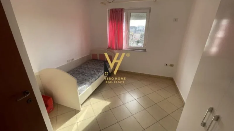 Tirane, jepet me qera apartament 2+1+Ballkon Kati 5, 114 m² 450 € (RRUGA E DIBRES)