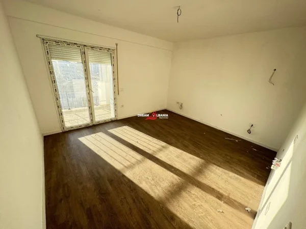 Tirane, shitet apartament 2+1 , 82 m² 130000 €