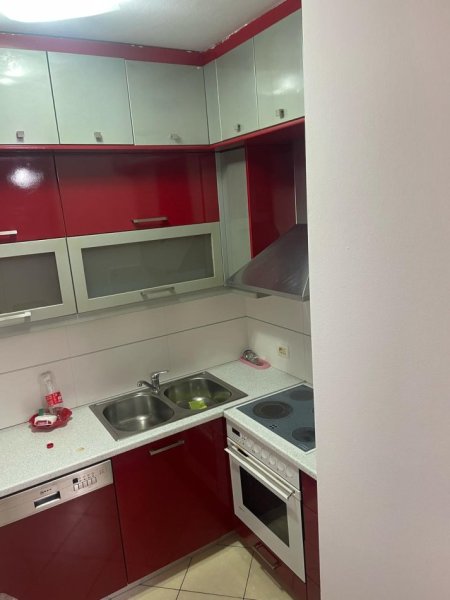 Tirane, jepet me qera apartament 2+1+Ballkon Kati 5, 100 m² 50,000Leke  (Rruga e Dibres/Shkolla e Bashkuar)