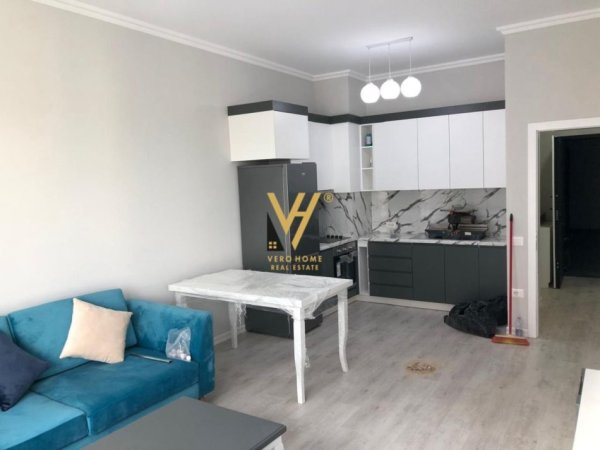 Tirane, jepet me qera apartament 1+1+Ballkon Kati 8, 75 m² 650 € (RRUGA E KAVAJES)