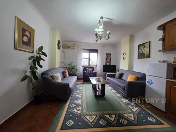 Tirane, jepet me qera apartament 2+1 , 70 m² 450 € (5 maj)