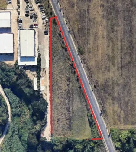 Tirane, shitet toke , 5.030 m² (Buze Rr.Rinasit)